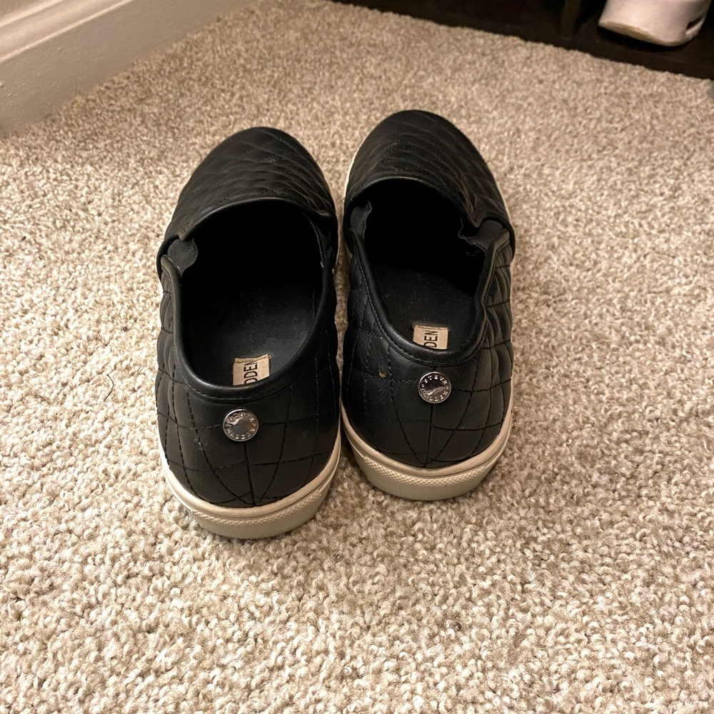 Used - Picture 2 of 3